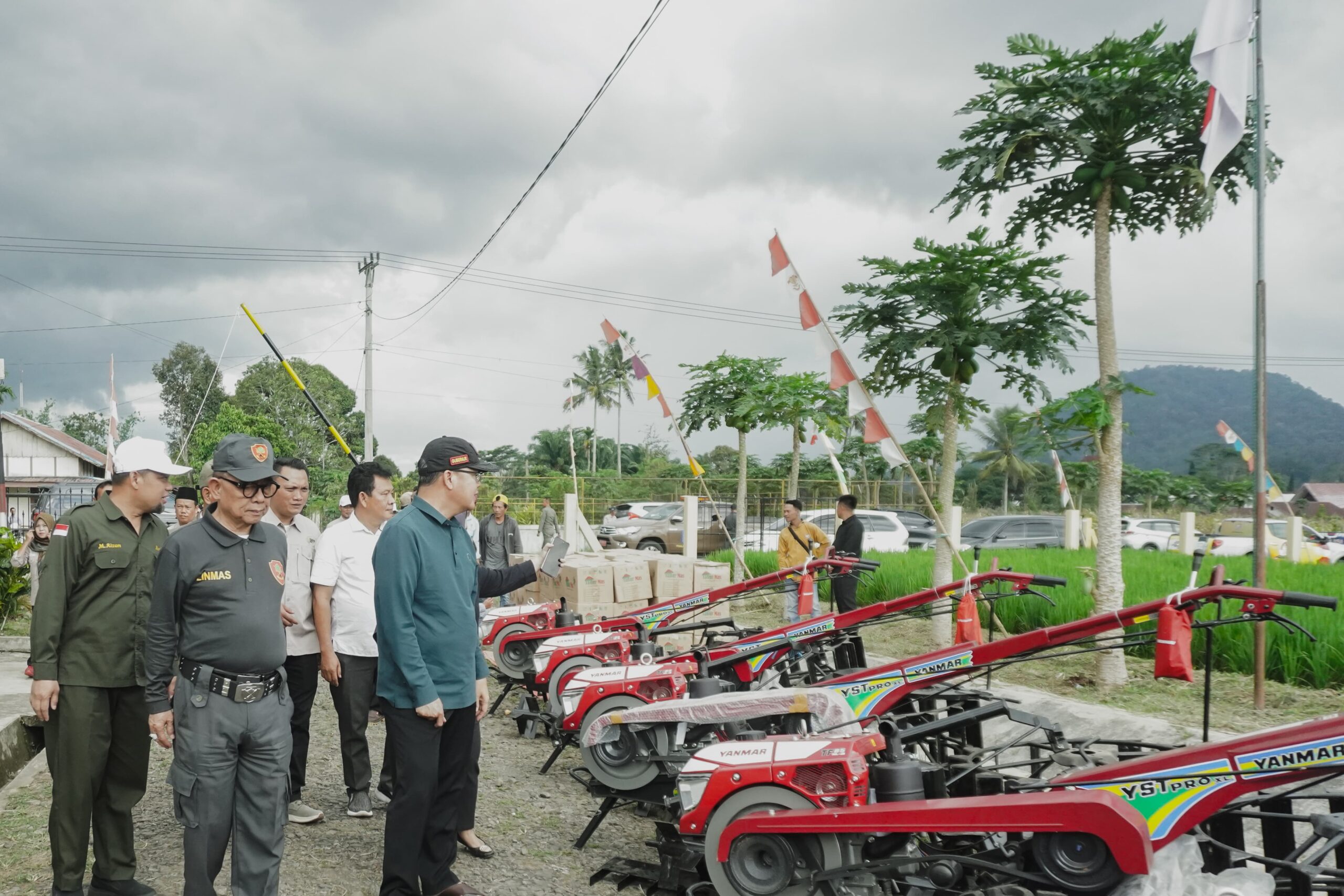 Petani Dapat Alsintan Capai 50%, Gubernur Rohidin Komit Dorong Produktivitas Petani