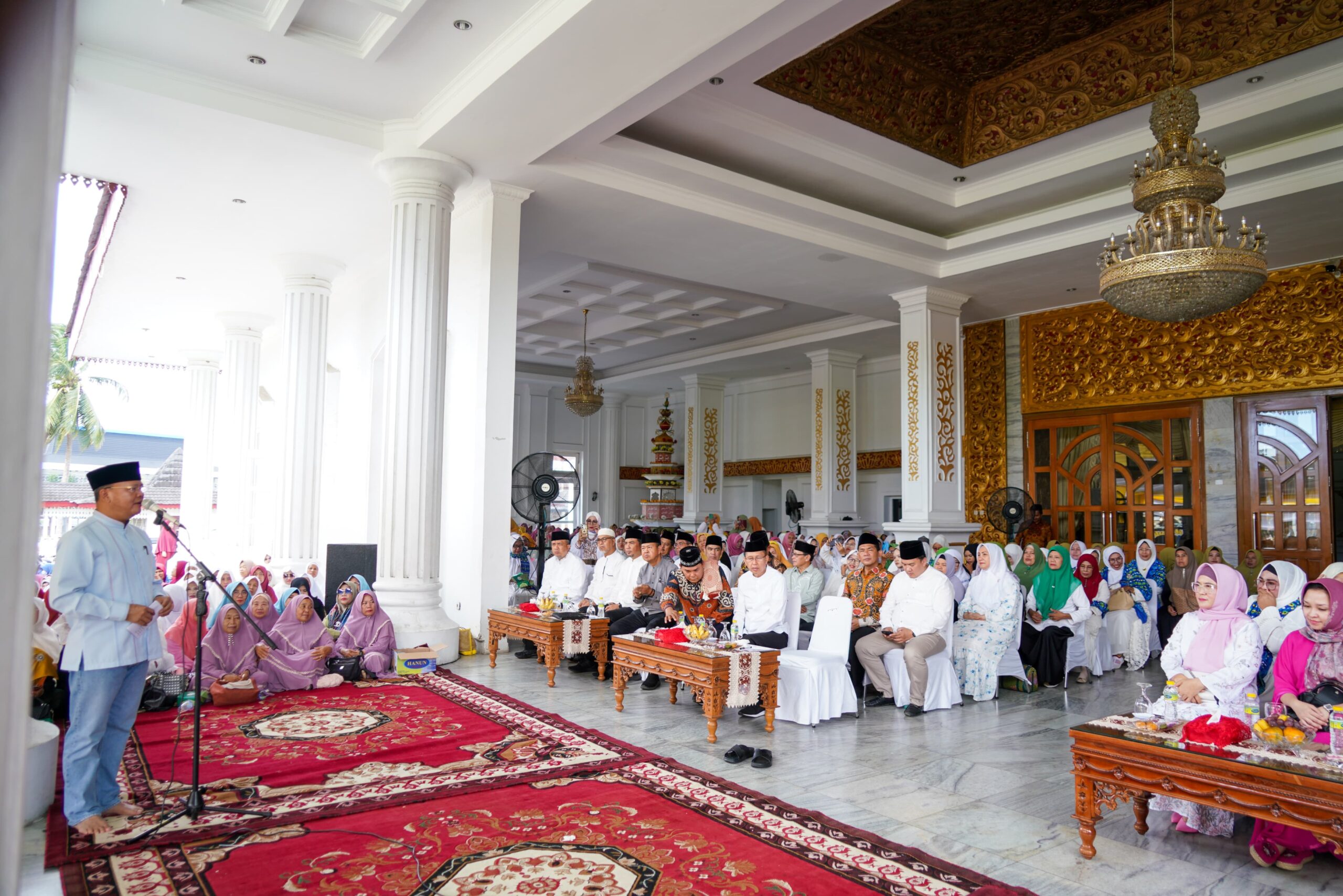 Membludak Ibu-ibu Padati Balai Raya Semarak, Gubernur Rohidin: Bukti Cinta kepada Rasulullah